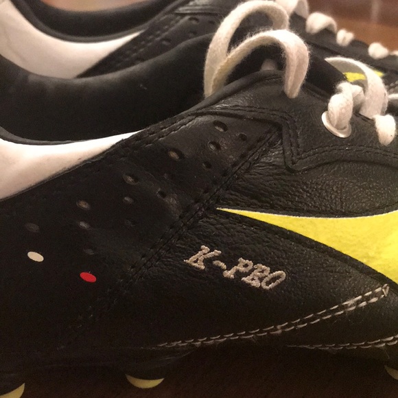Diadora Soccer Shoes - Picture 4 of 4